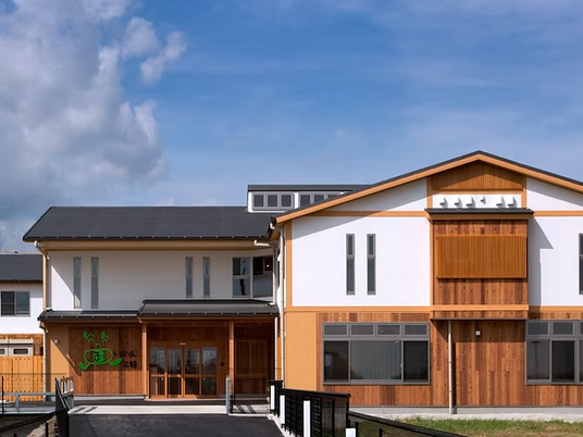 木目調の建物外観  