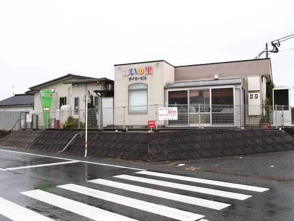 外観の建物全体図