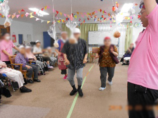 賑やかな多目的室