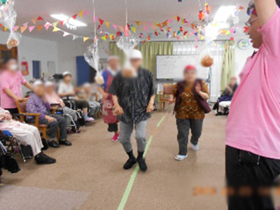 リハビリ活動中の部屋