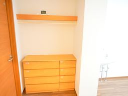 明るい居室の一角