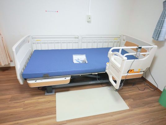 調節可能な介護用ベッド