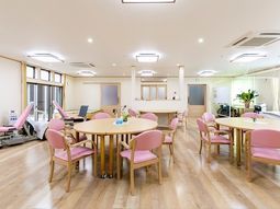 明るく広いリハビリスペース