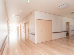 明るい廊下の様子