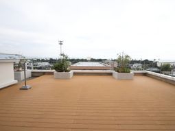 開放的な屋上テラス