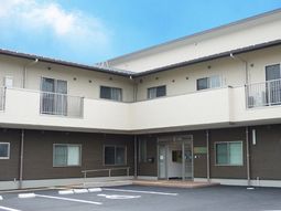 清潔感あるエントランス風景