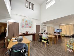 車椅子利用可能なラウンジ