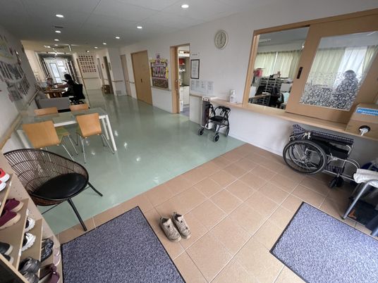 落ち着いた廊下空間