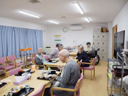 食事中の集いの場