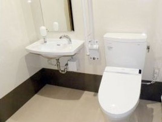 清潔なトイレの空間