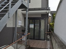 建物のエントランス