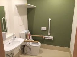 バリアフリーなトイレ空間