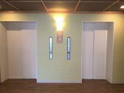 清潔感のあるエレベーターホール