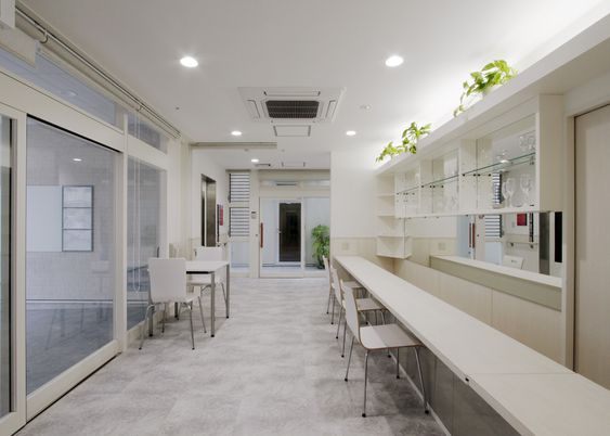シンプルなダイニングルーム