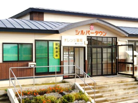 明るい外観の玄関  