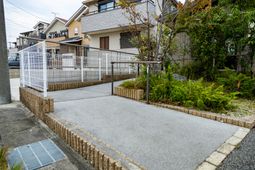 緑溢れるエントランス