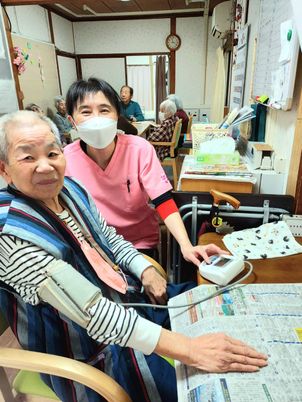 スタッフと利用者の様子