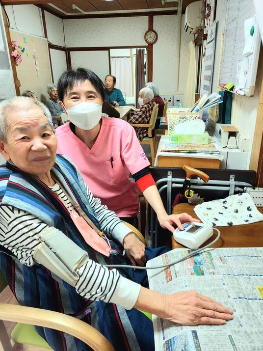 スタッフと利用者の様子