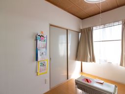 明るく落ち着いた居室