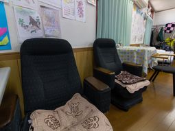 多目的室の椅子とインテリア