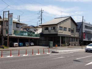 街並みに溶け込む建物外観