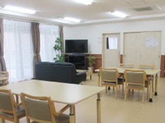 自然光が差し込むリビング