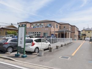 施設の落ち着いた外観