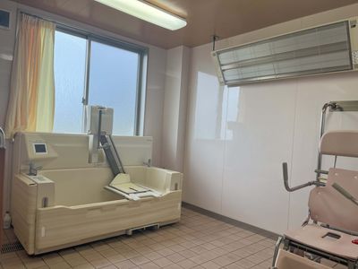 快適な入浴設備の浴室