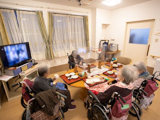 共有スペースの食事時間