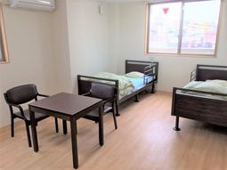 明るく広々した居室