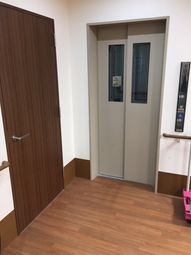 清潔感あるエレベーターホール