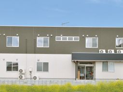 現代的な建物の外観