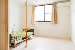 明るい洋室の居室