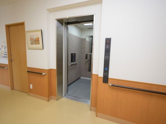 廊下にあるオートドア