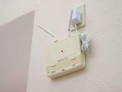 壁掛け型緊急通報装置