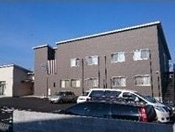 茶色の建物の外観