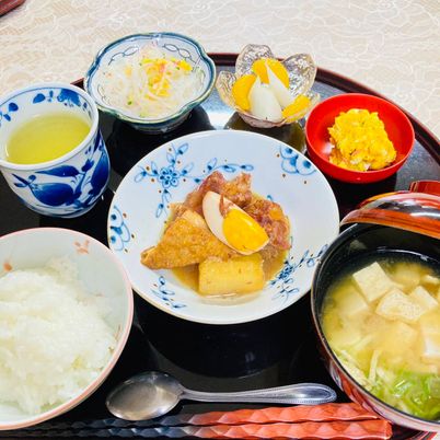 和風の彩り豊かな食事
