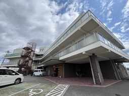 広々とした外観