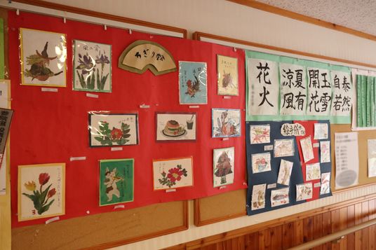 掲示物の壁面