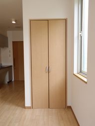 明るい室内の収納家具