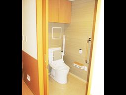清潔なトイレの一室