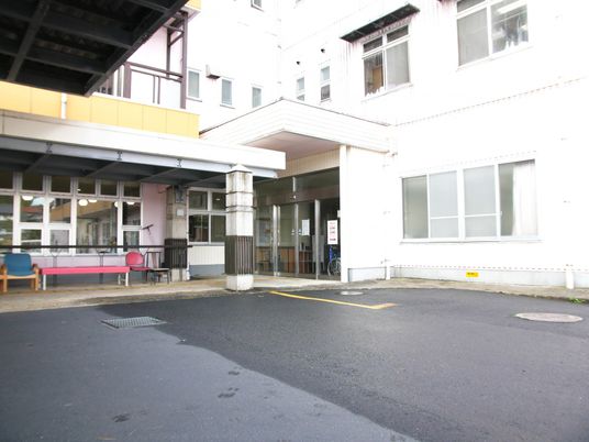 エントランスの外観