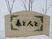 森と人と看板  