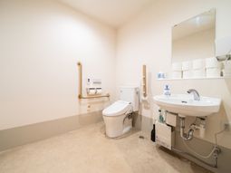 バリアフリーのトイレ設備