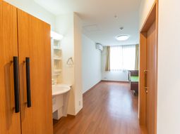 清潔な居室の入口