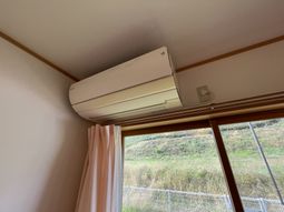 エアコンが設置された部屋