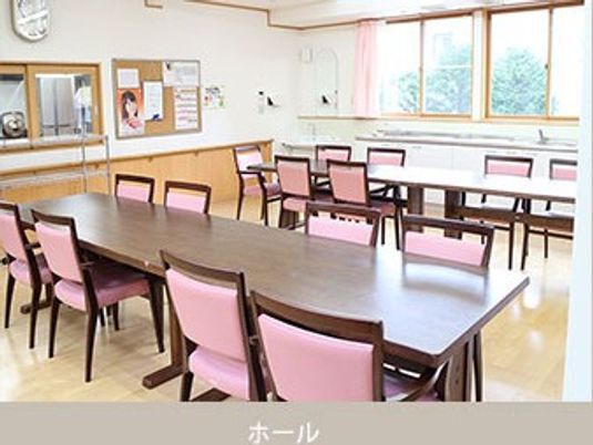 明るい食堂ホール  