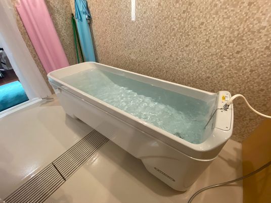 温かみのある浴室