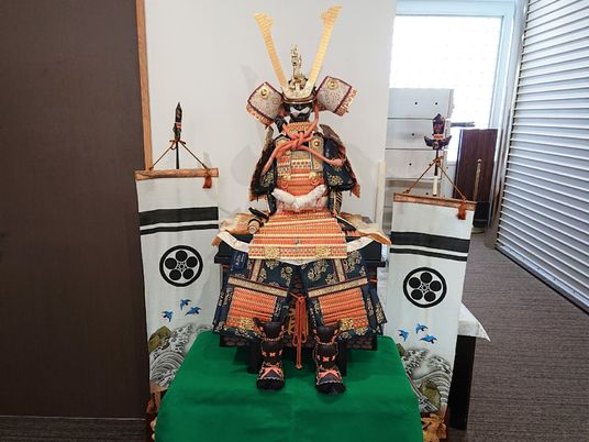 武者人形と幟の展示