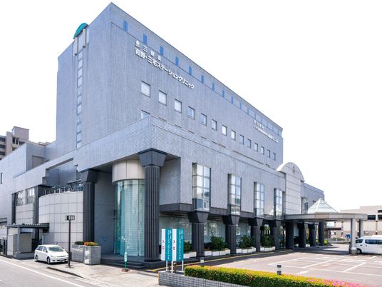 現代的な建物エントランス